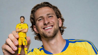 10 см пластику за 1500 грн: фанати рознесли фан-шоп УАФ через фігурку Забарного