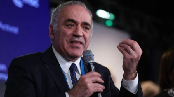 Каспаров розніс очільницю МОК за заборону Гераскевичу змагатись у шоломі пам'яті на ОІ-2026