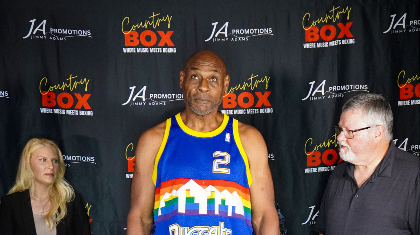 60-річний ексчемпіон світу в хевівейті вперше за кар'єру звів бій внічию