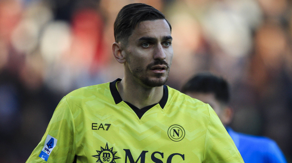 Алекс Мерет