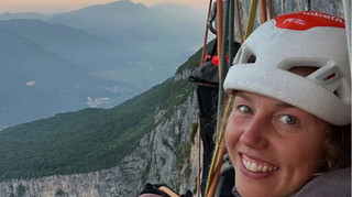 Мама Дальмаєр зробила ювелірний виріб на честь загиблої доньки