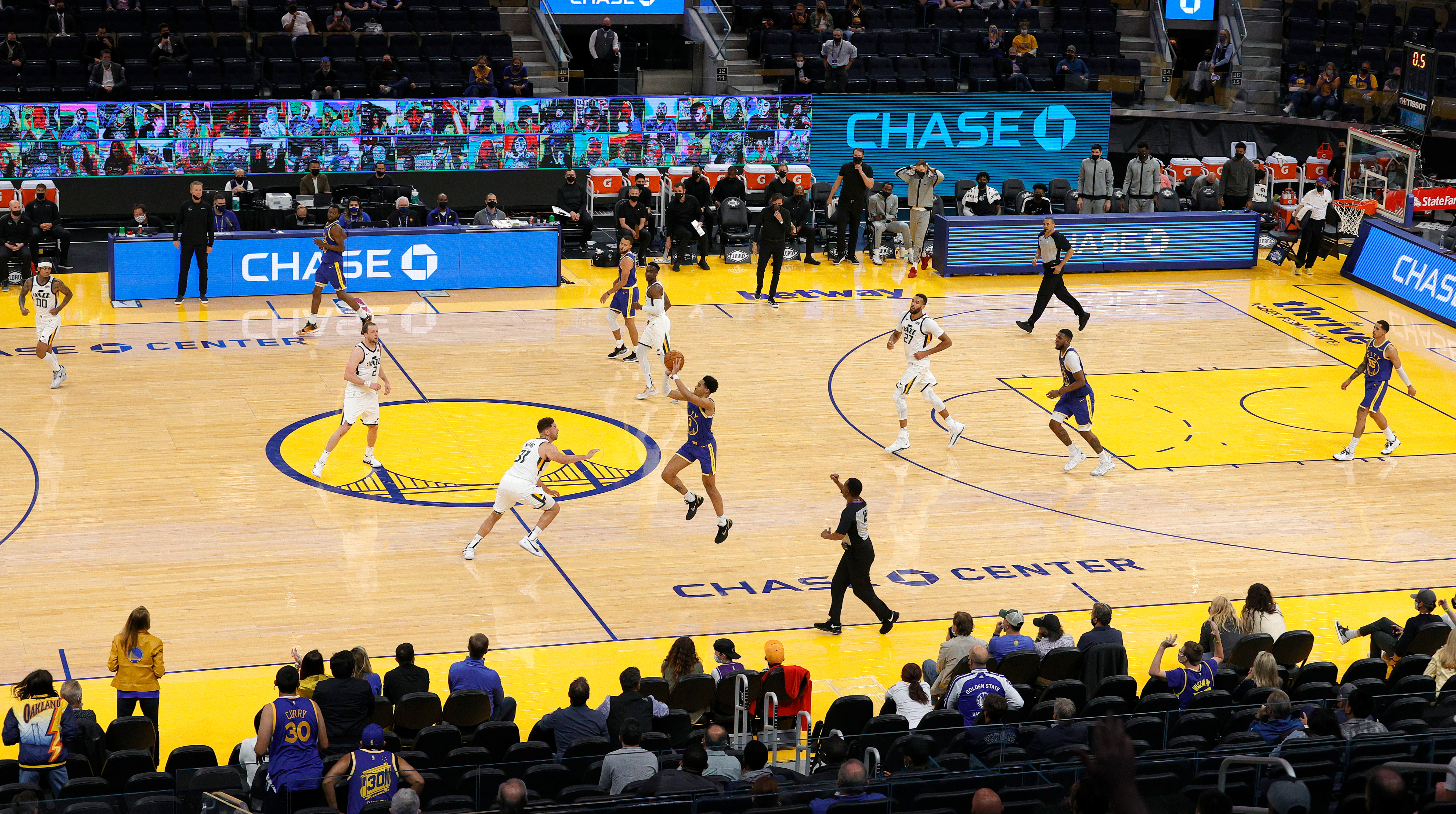 НБА затвердила впровадження нового правила дальніх кидків