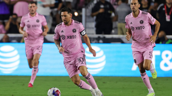 У нас еще есть немного времени, – Месси отреагировал на решение Бускетса завершить карьеру