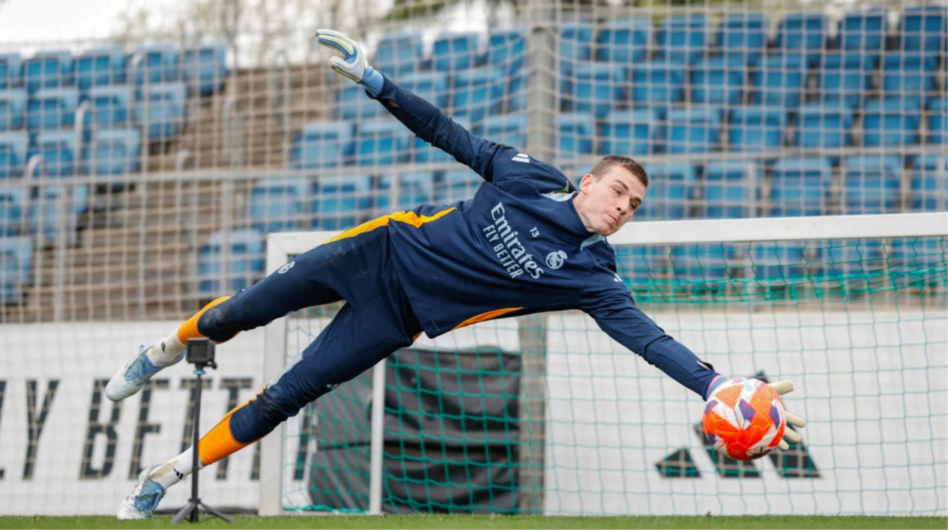 Фенербахче нацелился на трансфер Лунина