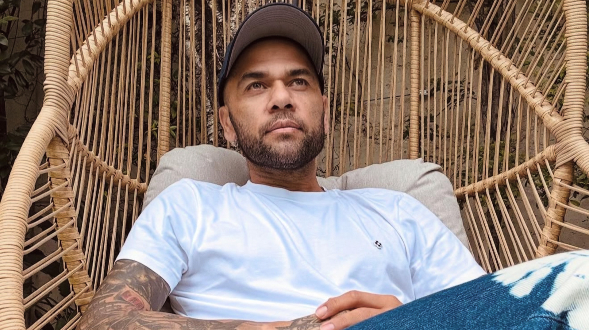 Заключил сделку с Богом: легенда Барселоны стал проповедником в церкви после скандала с изнасилованием