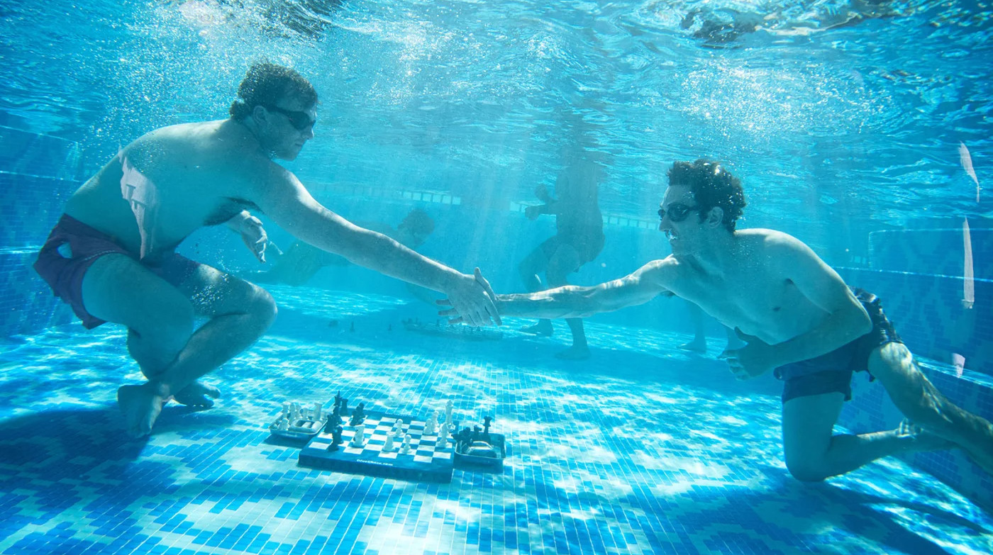 Головний критик Карлсена виграв турнір із підводних шахів