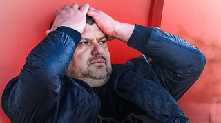 Тренер аматорського клубу жорстко розніс команду у перерві матчу, ставши зіркою у соцмережах