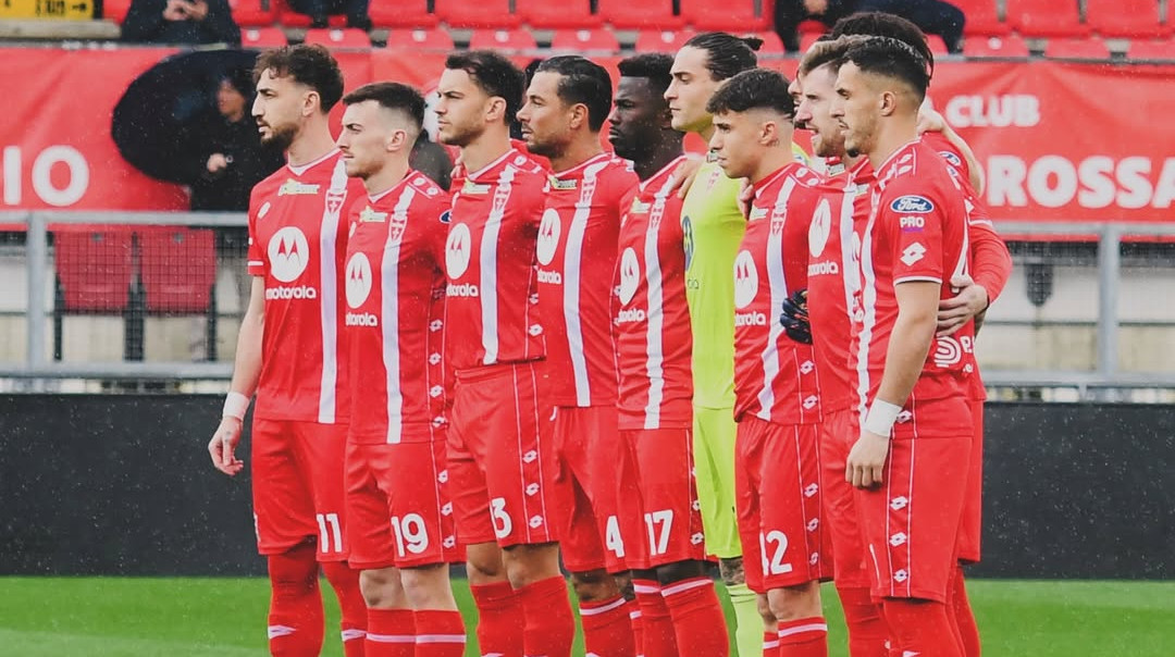 Семья Берлускони продала Монцу