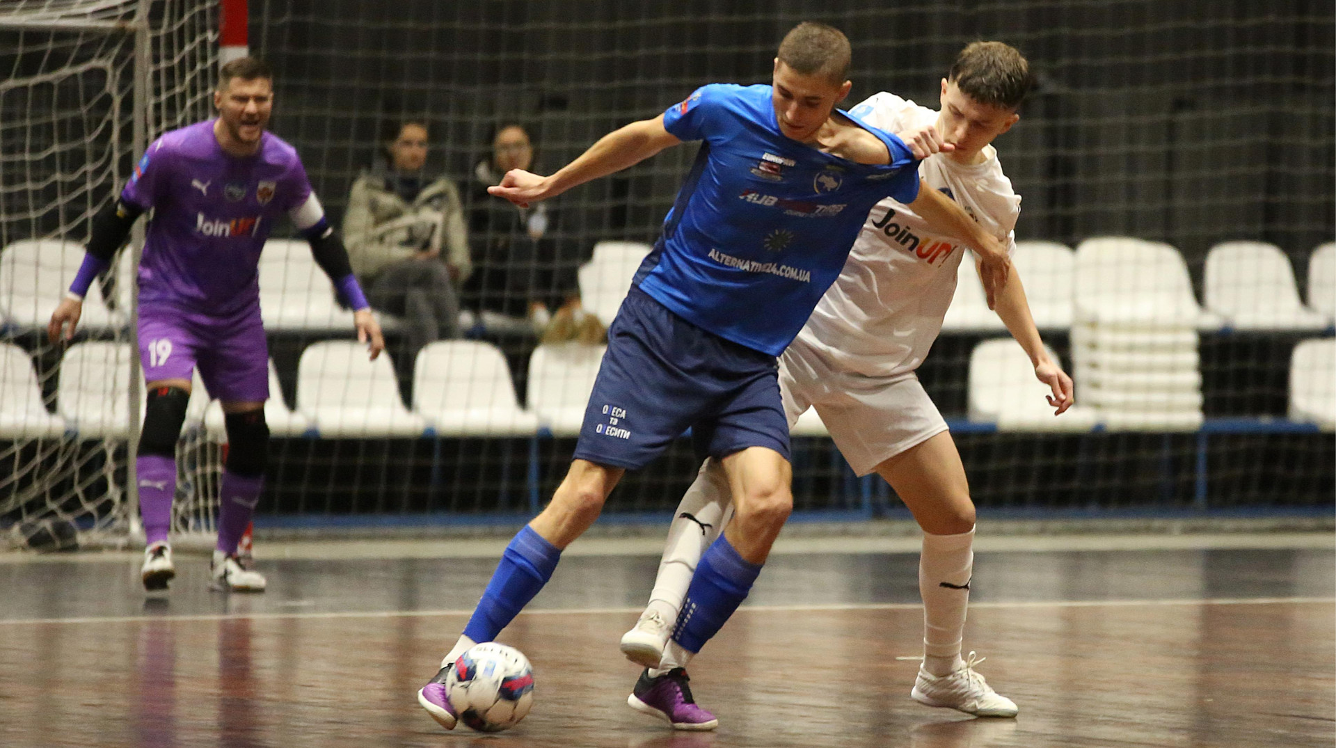 Рокировка лидеров перед Лигой чемпионов и победный хет-трик: самое интересное о 6 туре Экстра-лиги