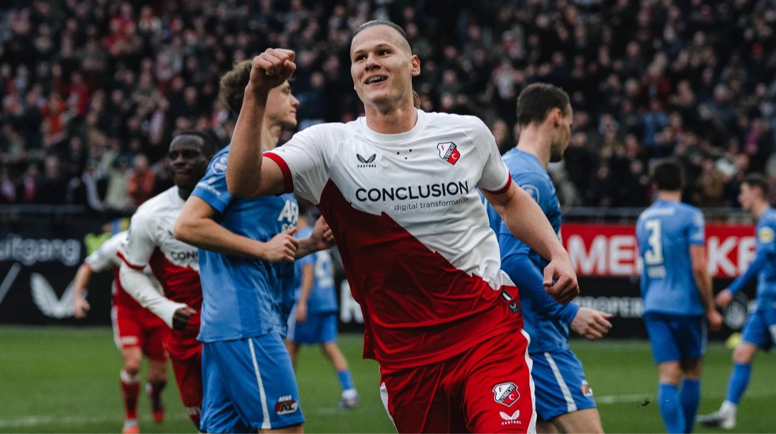 Півзахисник Утрехта оцінив гру Степанова: Він дуже старається, а зараз ще й забиває