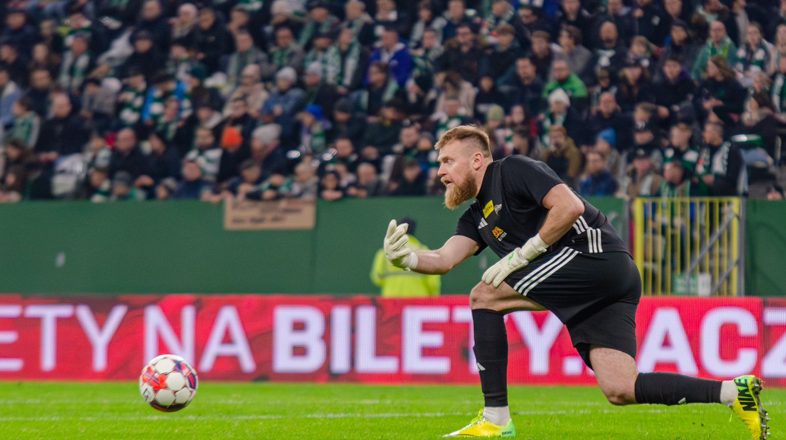 Український голкіпер вибув на кілька місяців через важку травму