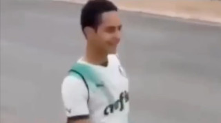 17-річний фанат Палмейраса пройшов 4 кілометри на колінах після виходу команди у фінал Кубка Лібертадорес