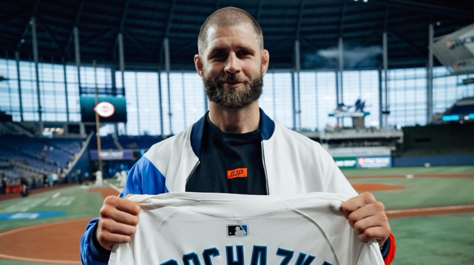 Зірка UFC покинув вагітну дружину заради підготовки до титульного бою