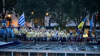 Як українські олімпійці пропливли на човні на церемонії відкриття Ігор-2024 у Парижі