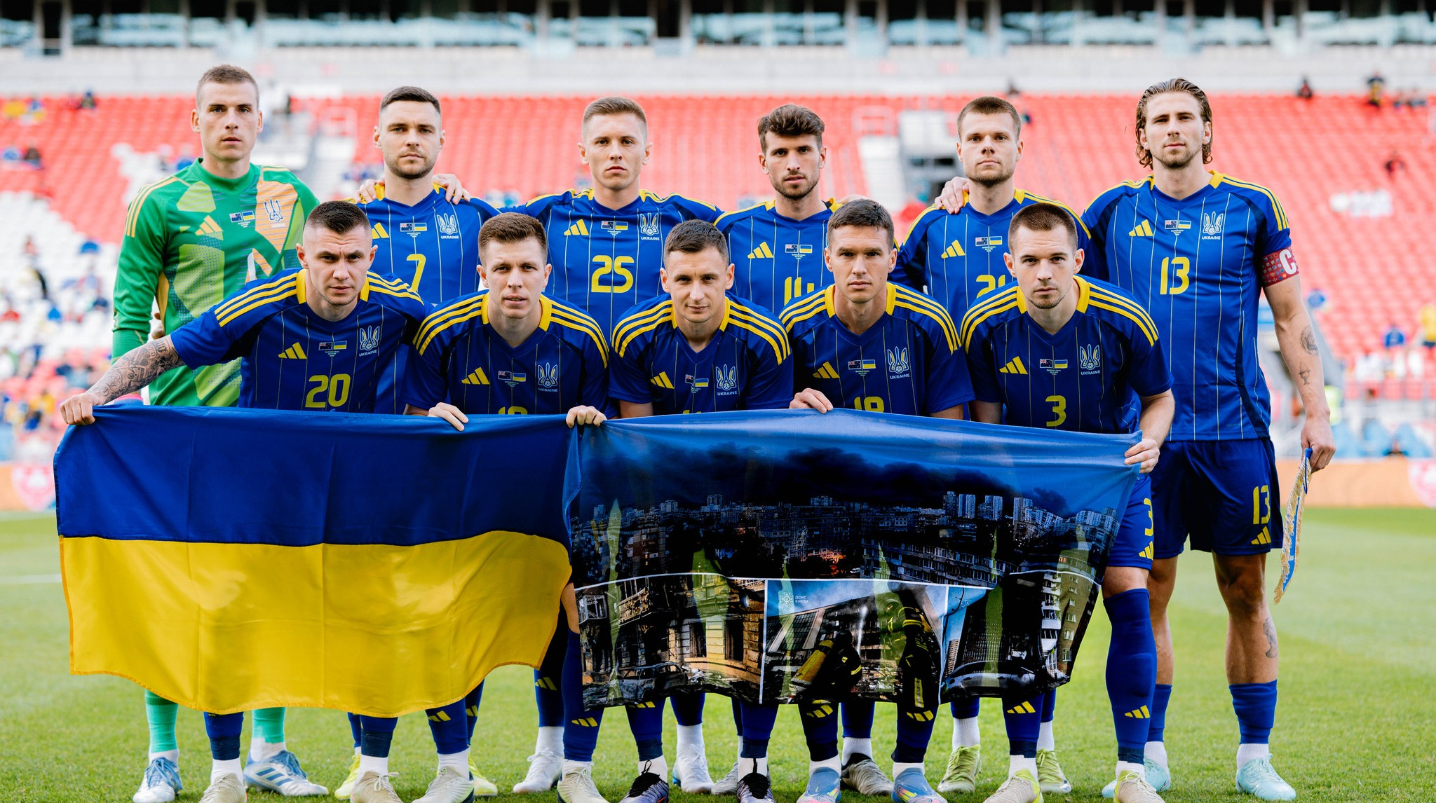 УАФ открыла первый официальный фан-шоп