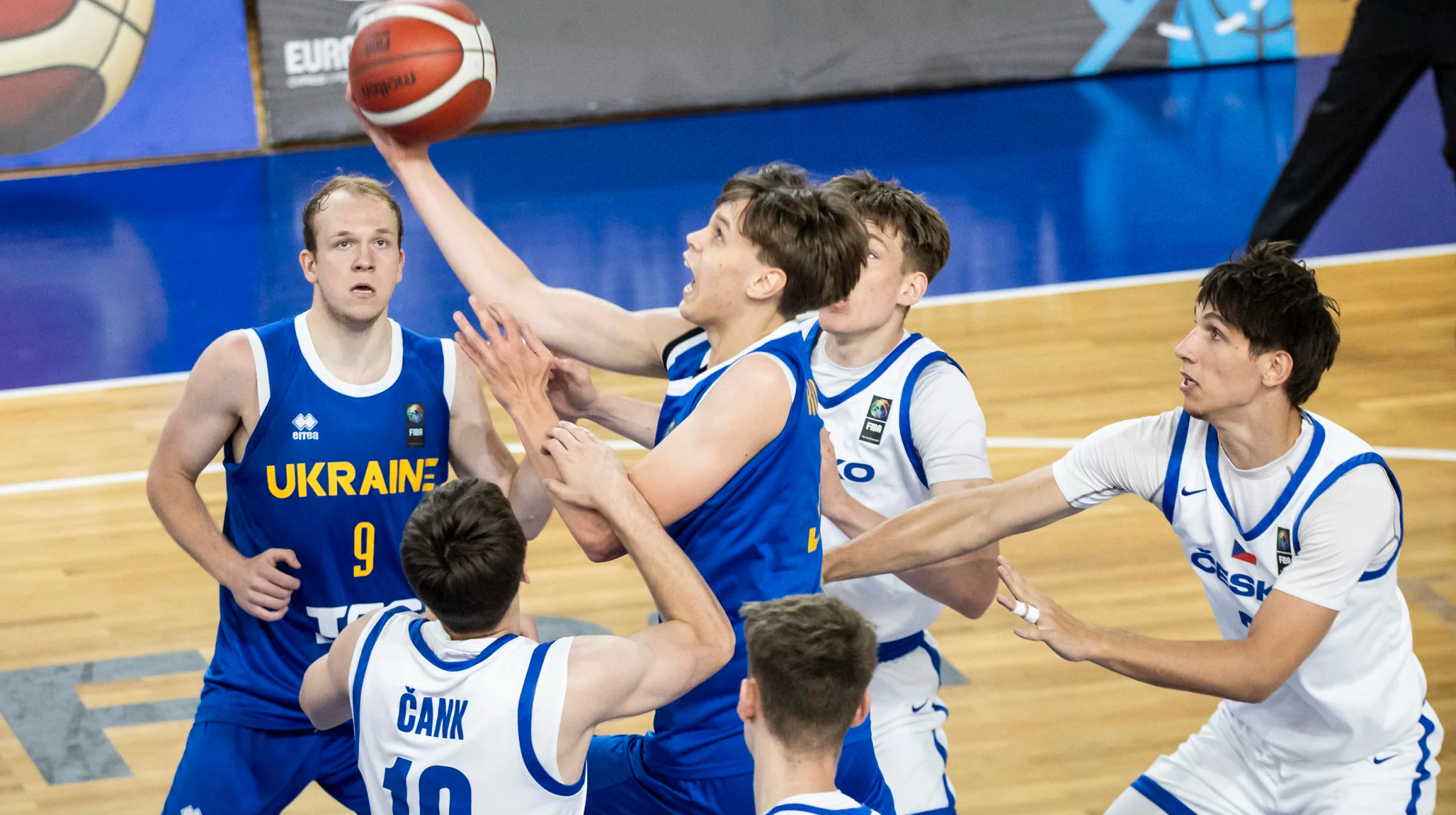 Молодіжна збірна України програла Чехії у матчі за 9-16 місця ЧЄ-2025