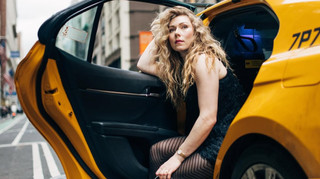 Легендарна гірськолижниця похизувалася шикарними знімками з фотосесії у Нью-Йорку