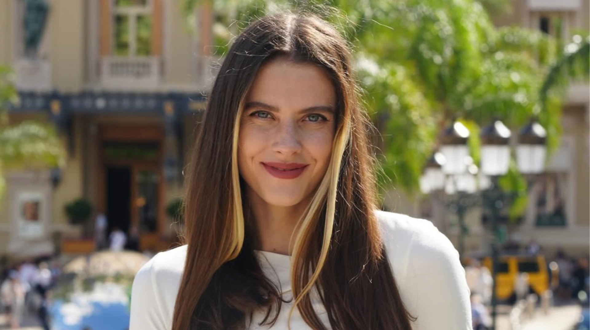 Кінець тренувального сезону: Магучіх вразила танцем під хіт Dua Lipa у шикарній сукні