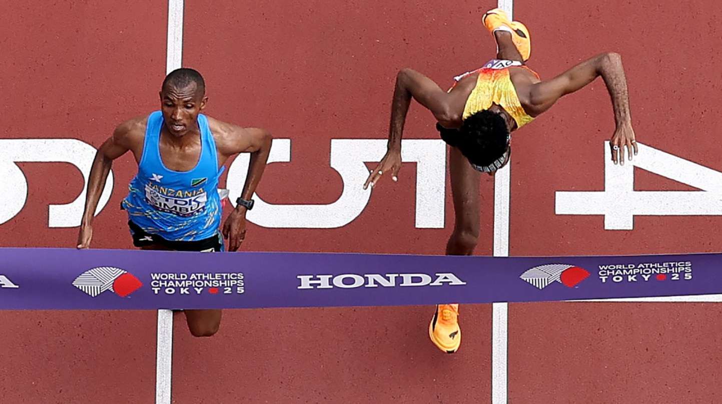 Судьбу золота определил фотофиниш: Симбу стал чемпионом мира в марафоне