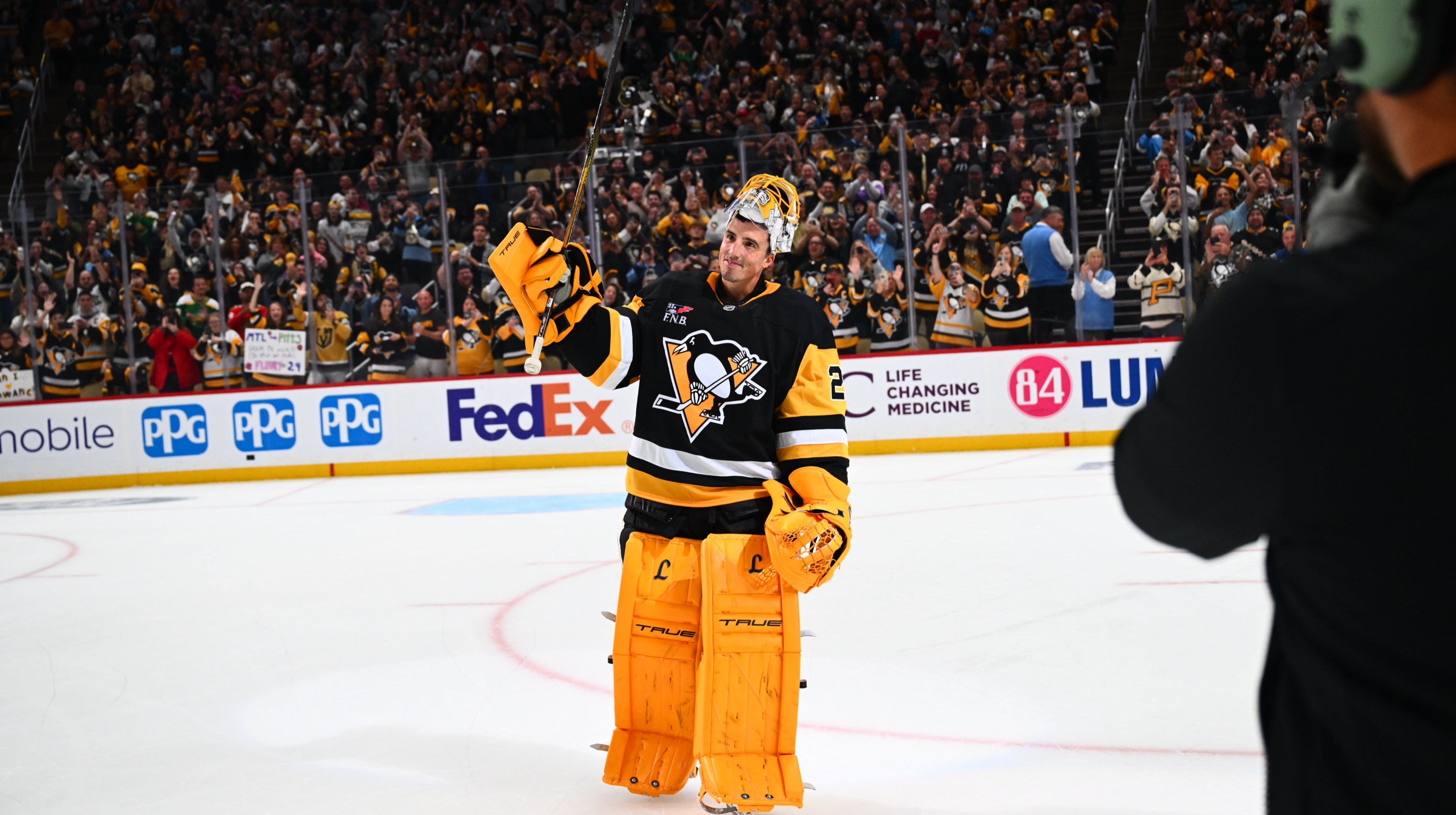 Трижды выигрывал Кубок Стэнли, в 40 лет дебютировал за сборную Канады: легенда НХЛ завершил карьеру