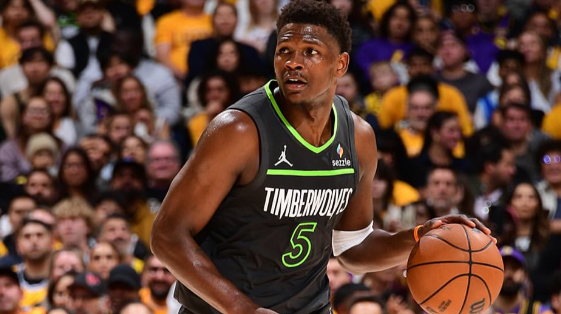 Мій член більший за твій: Ентоні Едвардс вступив у кумедну перепалку з фанатом Лейкерс