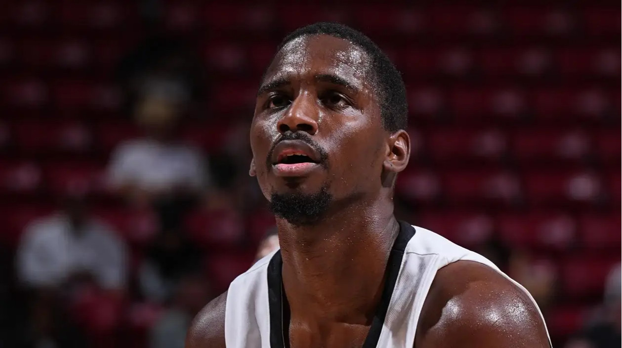 Не захотів у Європу: перспективний захисник уклав контракт із Сан-Антоніо