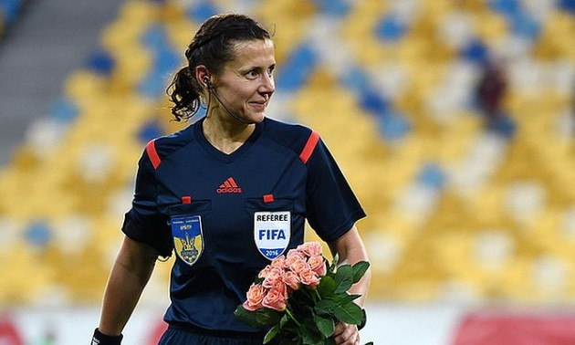 Вперше в історії українського футболу матч УПЛ судитиме жіноча бригада арбітрів