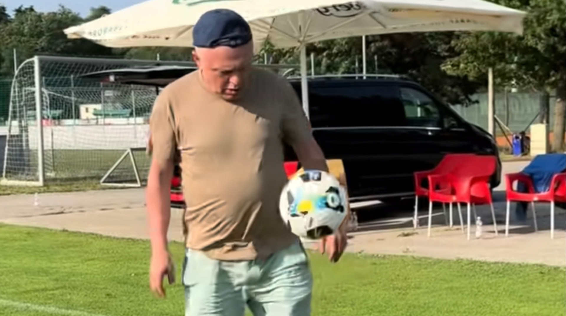 Не гірший за бразильців: Суркіс на тренуванні Динамо похизувався футбольними скілами