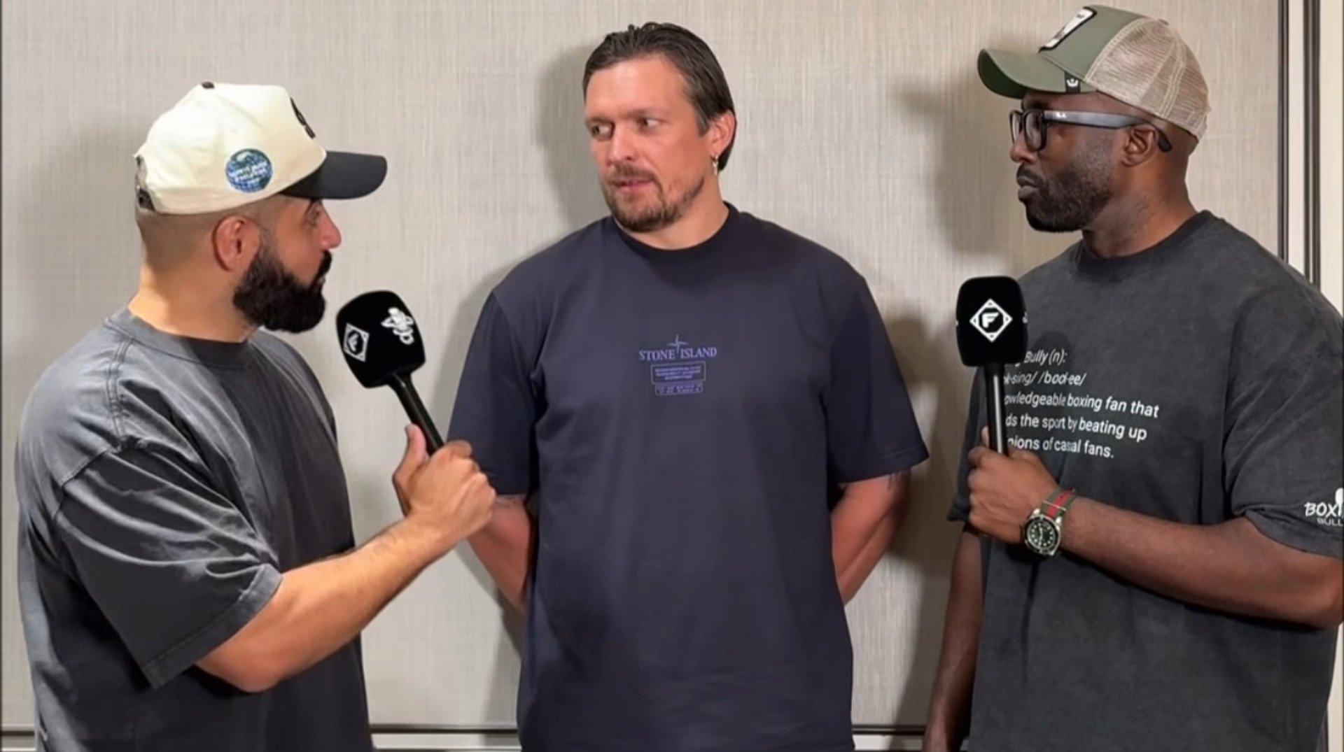 Хотел показать, что разбирается в рэпе: Усик попал в забавную ситуацию во время разговора с блогерами