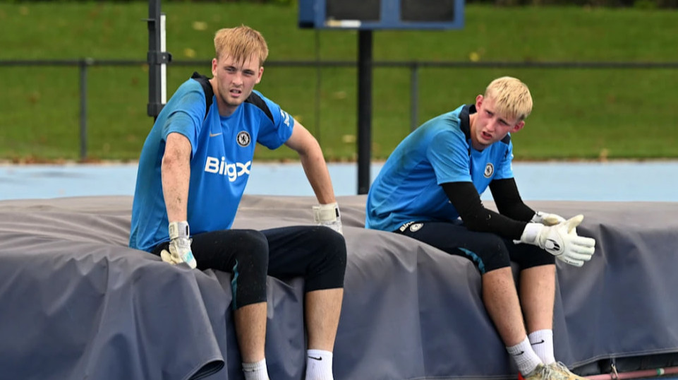 Лукас Бергстрем та Едді Біч