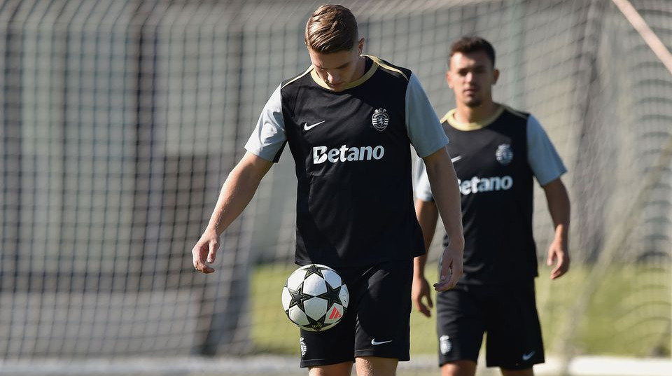 Не прибыл на сборы: Дёкереш бойкотирует предсезонную подготовку Спортинга