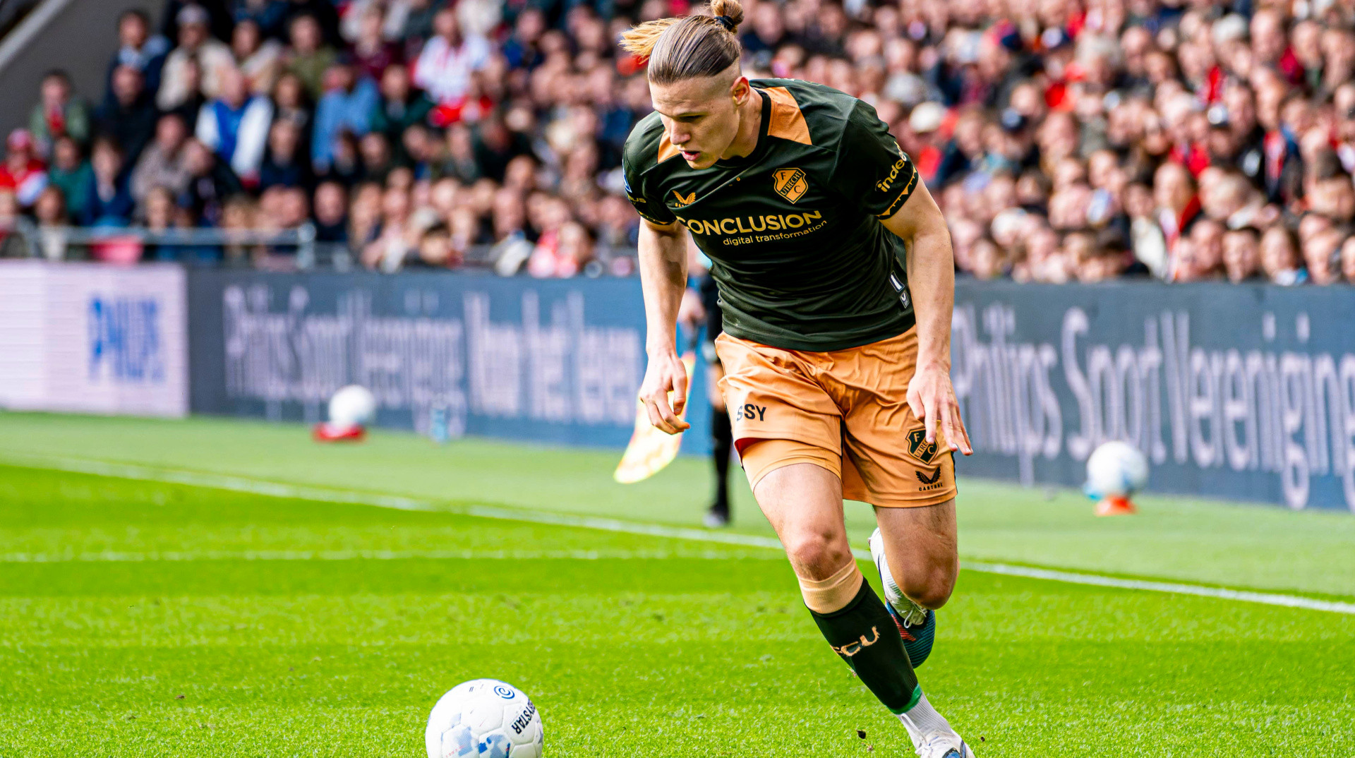 Утрехт зі Степановим розгромив Телстар в 30 турі Ередивізі: відома оцінка українця