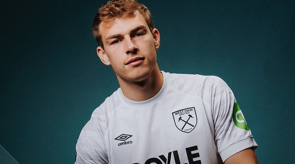 Вест Хэм подписал голкипера Лестера