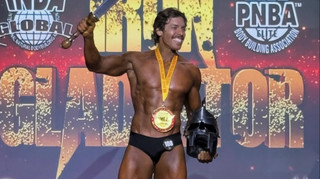 Син Шварценеггера став професійним бодібілдером після чергової перемоги на турнірі