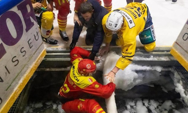 У Швейцарії під час хокейного матчу гравці провалилися під лід