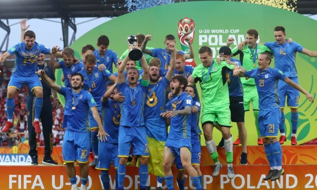 Україно, з перемогою: Зінченко емоційно привітав збірну України з чемпіонством
