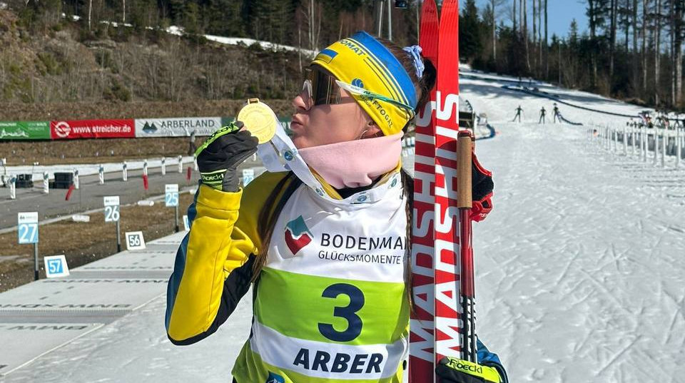 Это большая неожиданность: Меркушина – о победе в мас-старте на ЮЧМ-2026