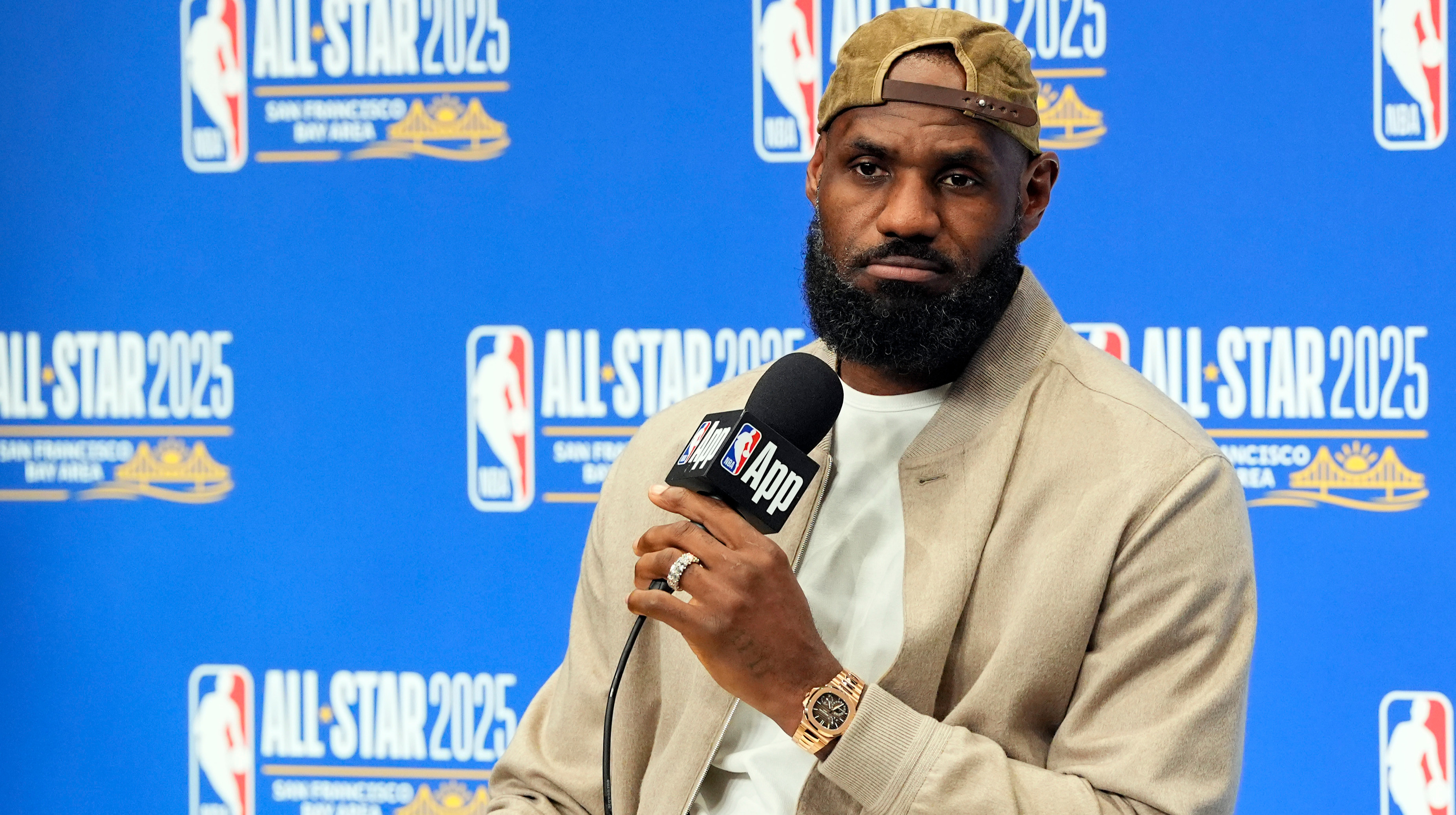 ЛеБрон Джеймс