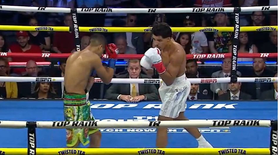 22 перемога у 22 роки: Ксандер Заяс у яскравому поєдинку захистив титул WBO