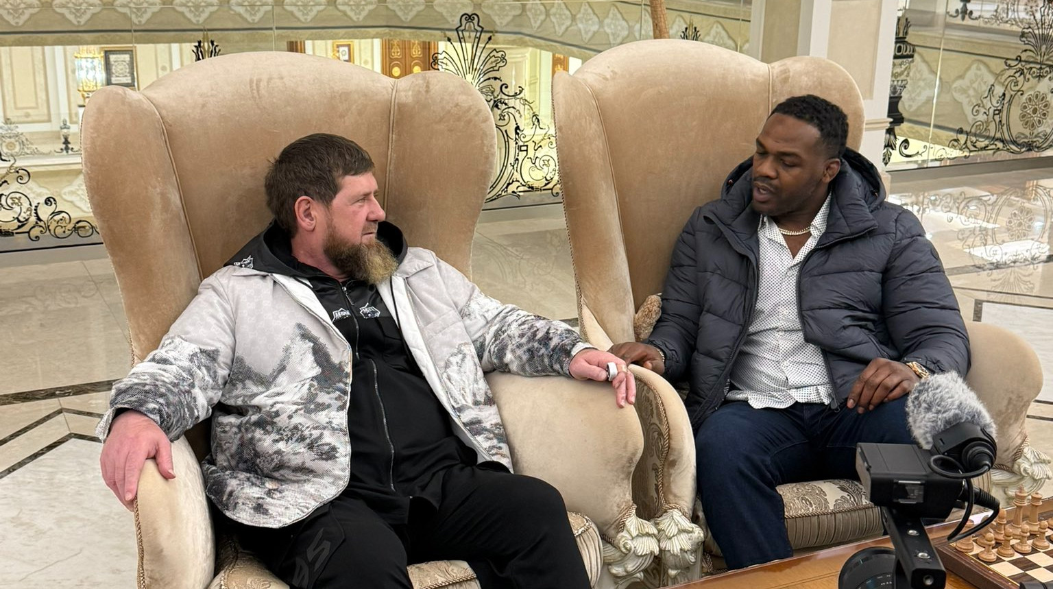 По приглашению Кадырова: легендарный американский чемпион UFC посетил Чечню