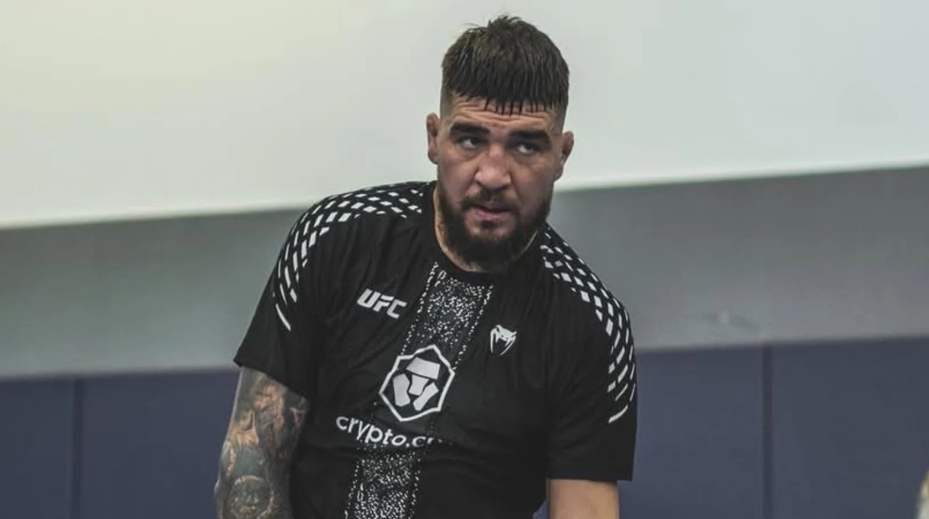 Дайте мені когось із топ-10: Амосов звернувся до UFC після яскравої перемоги над Альваресом