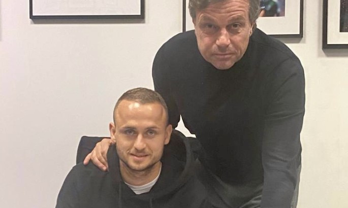 Наполі продовжив контракт з основним півзахисником