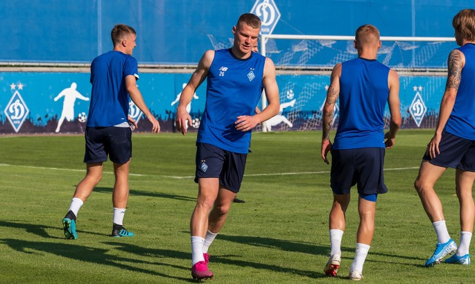 Агент Бурди: Динамо не залишило Микиту на вулиці