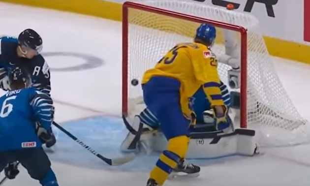 Шведський хокеїст повторив свій феноменальний гол на чемпіонаті світу