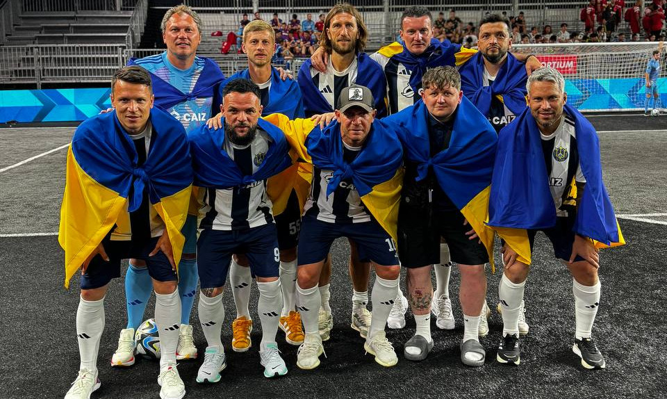 Травма Пятова та розгромна поразка: команда українських зірок стартувала на турнірі Піке