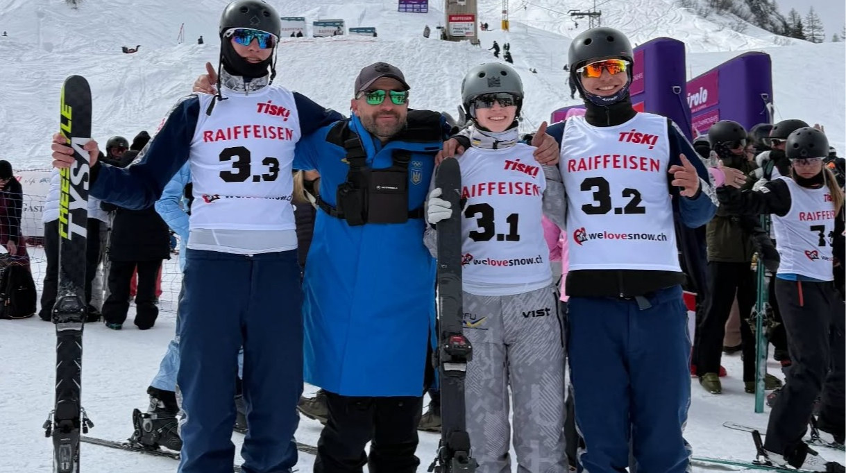 Україна виграла золото у командних змаганнях з лижної акробатики на юніорському ЧС-2026