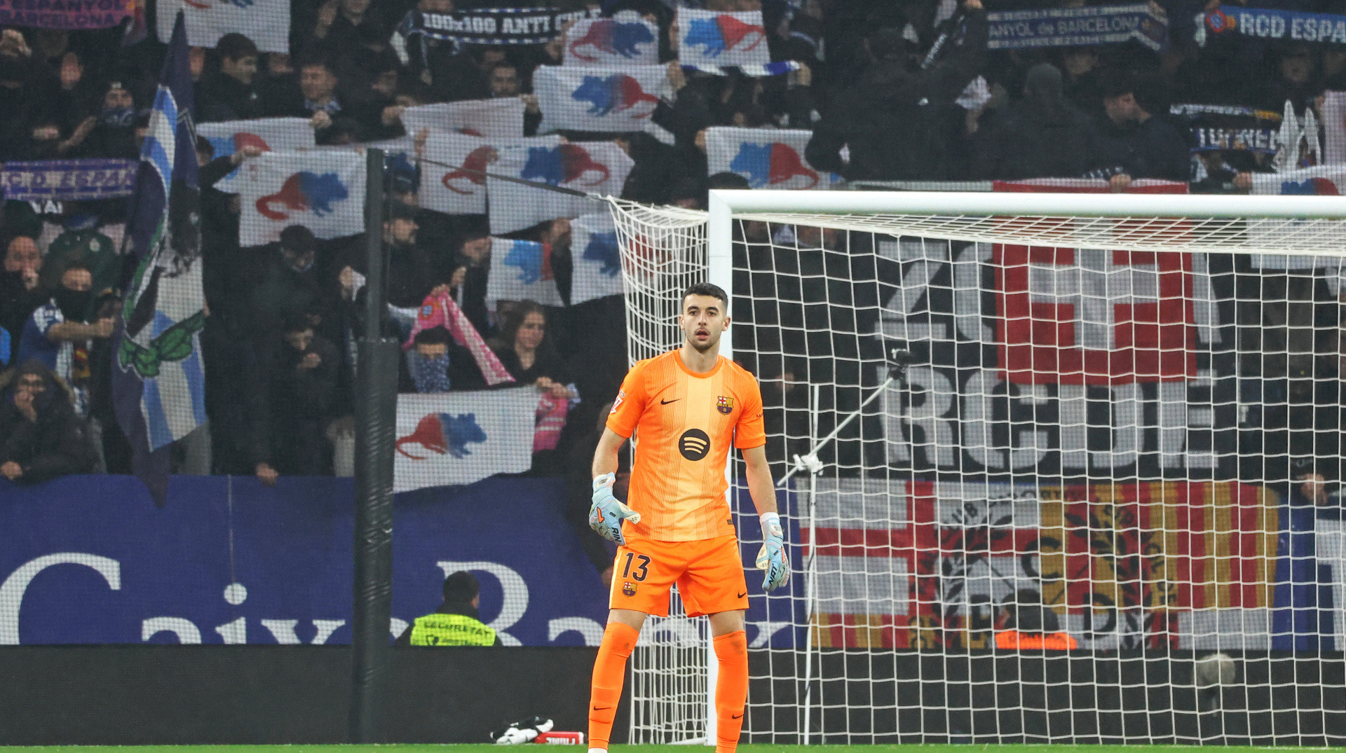 Вбивство фаната, крадіжка трьох воротарів і Вальверде: як триває вічна війна Барселони та Еспаньйола