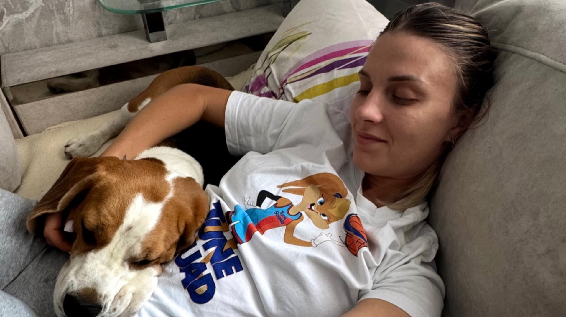 Домашній затишок: Харлан поділилася теплими фото з рідного Миколаєва