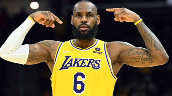 Определились сроки возвращения Леброна после повреждения