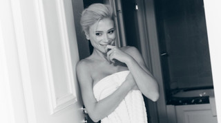 Мотивація на матч з Хамруном: дружина лідера Шахтаря похизувалася гарячими знімками у рушнику